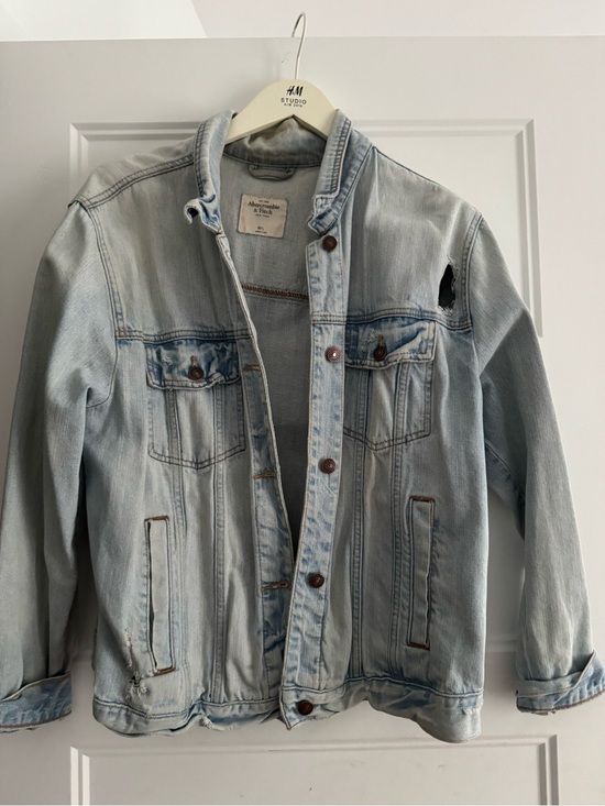 Abercrombie & Fitch Jackets & Blazers - Abercrombie & Fitch Light Wash Denim Jacket